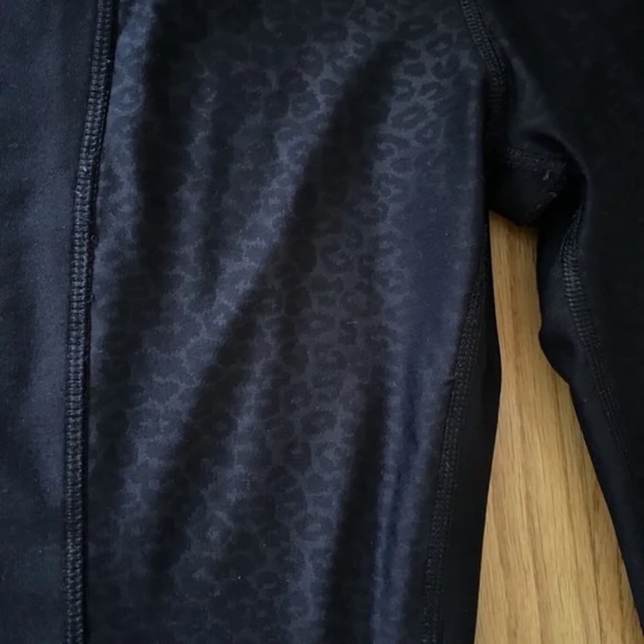 Zuzuzen Black Leopard Print Leggings with Zipper on Lower Women Size M - Picture 2 of 3